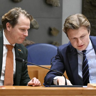 Kabinet- “Nederland zit tussen oorlog en vrede in”