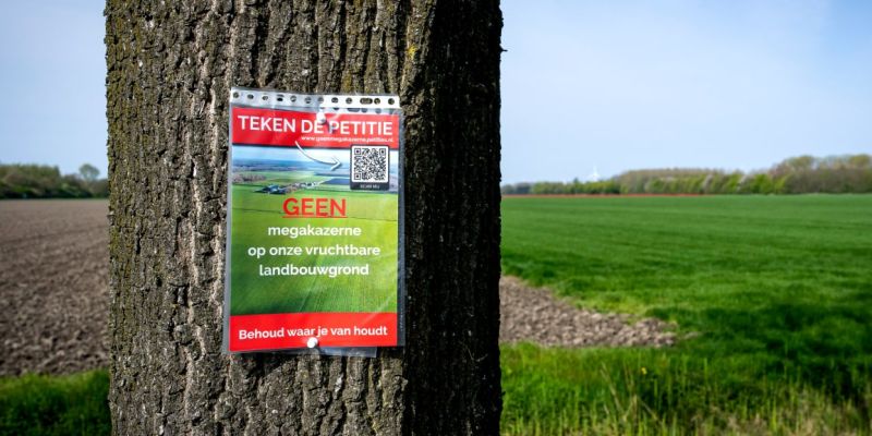 Defensie eist huizen en grond op