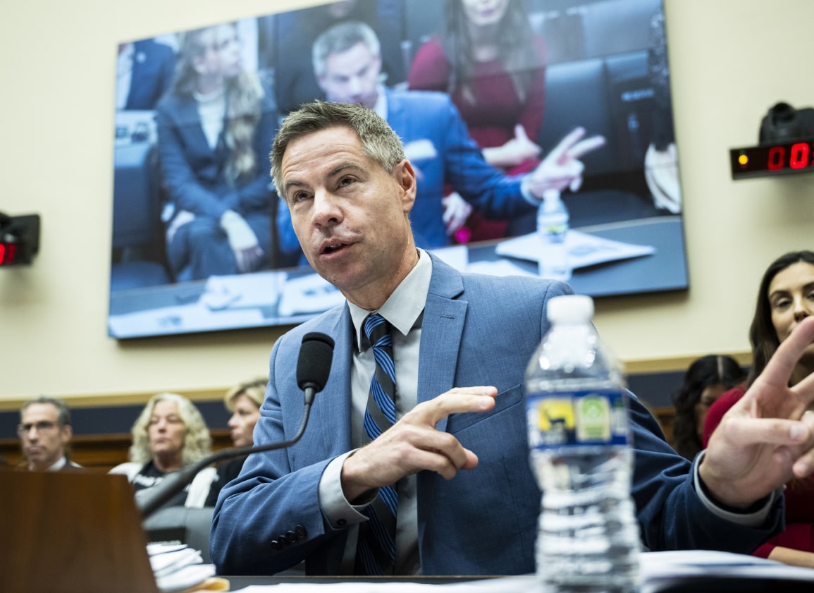 amerikaanse-overheidsinstanties-oefenen-heimelijk-censuur-uit-om-populisme-te-bestrijden-2024-01-11