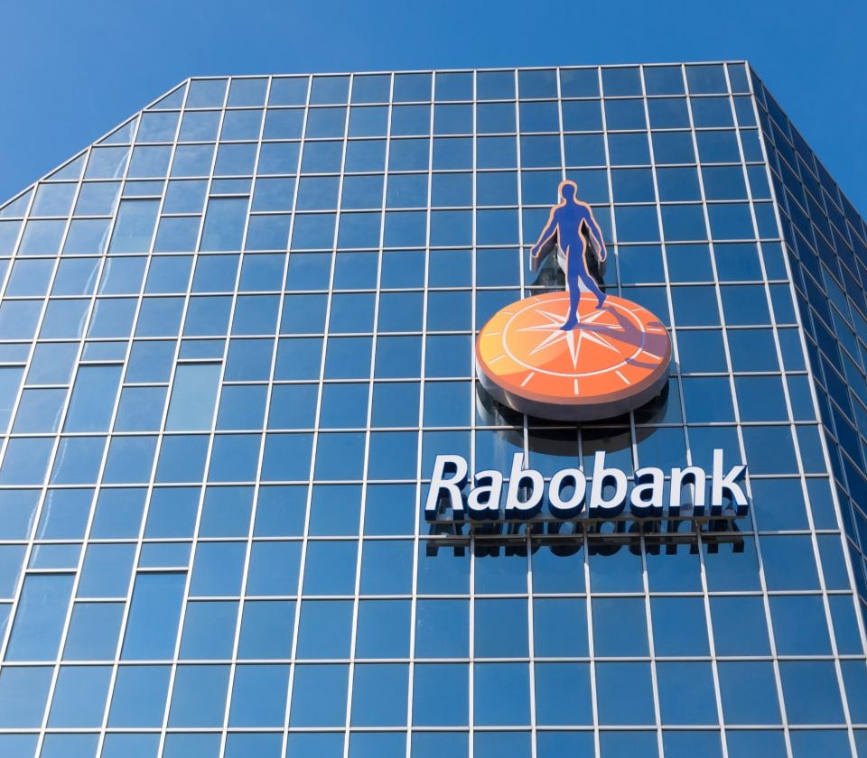 Banken behandelen onschuldige klanten als criminelen