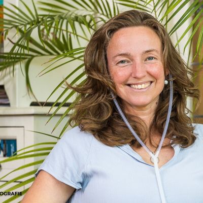 Anna Zeven