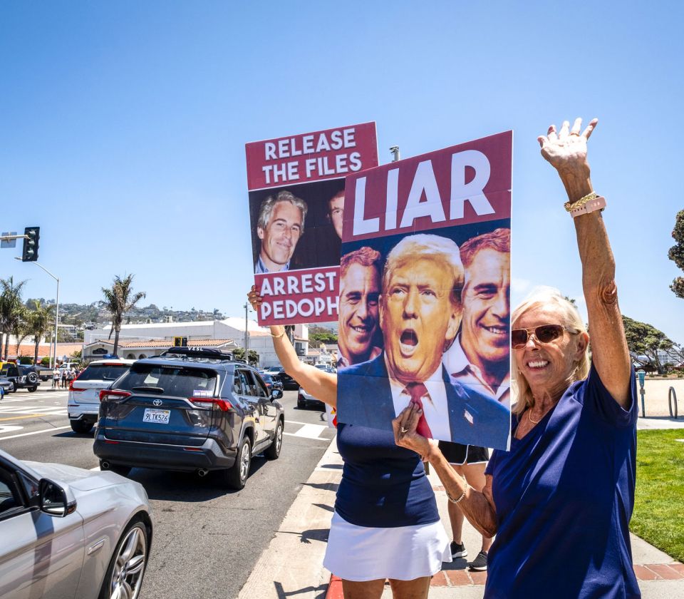 Rechter tegen Trump- “Jij hebt de Epstein-geheimen in handen”