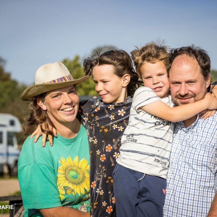 “Thuisonderwijs is geen keuze tegen school, maar voor natuurlijk leren”