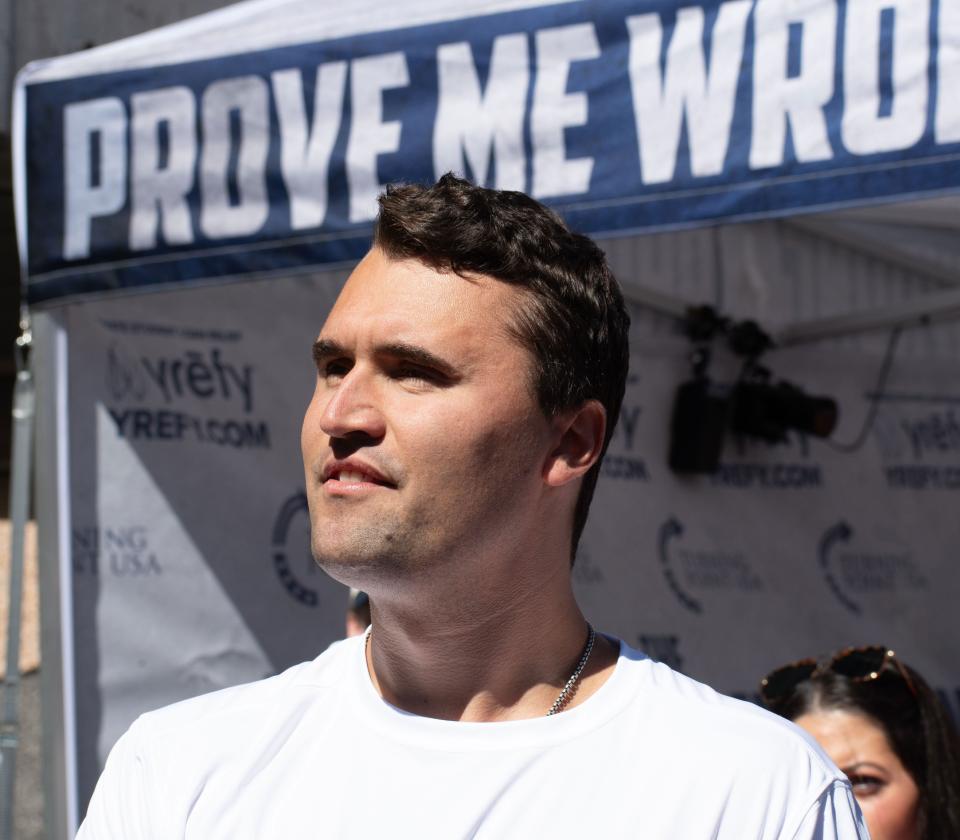De moord op Charlie Kirk- “Het officiële verhaal kan niet kloppen”