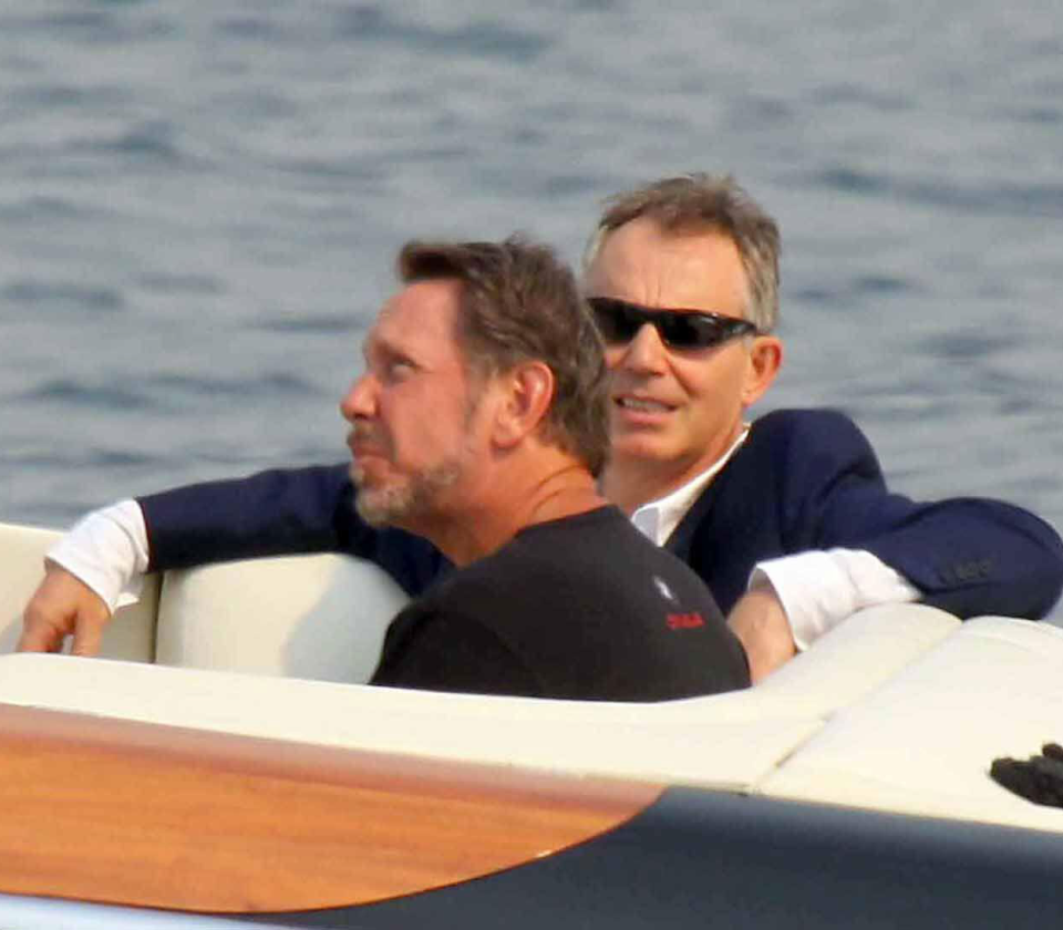Groot-Brittannië zet stap naar controlestaat — met dank aan Tony Blair en Larry Ellison