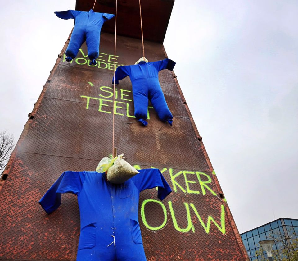 Provincie Noord-Brabant duwt boeren het “sterfhuis” in