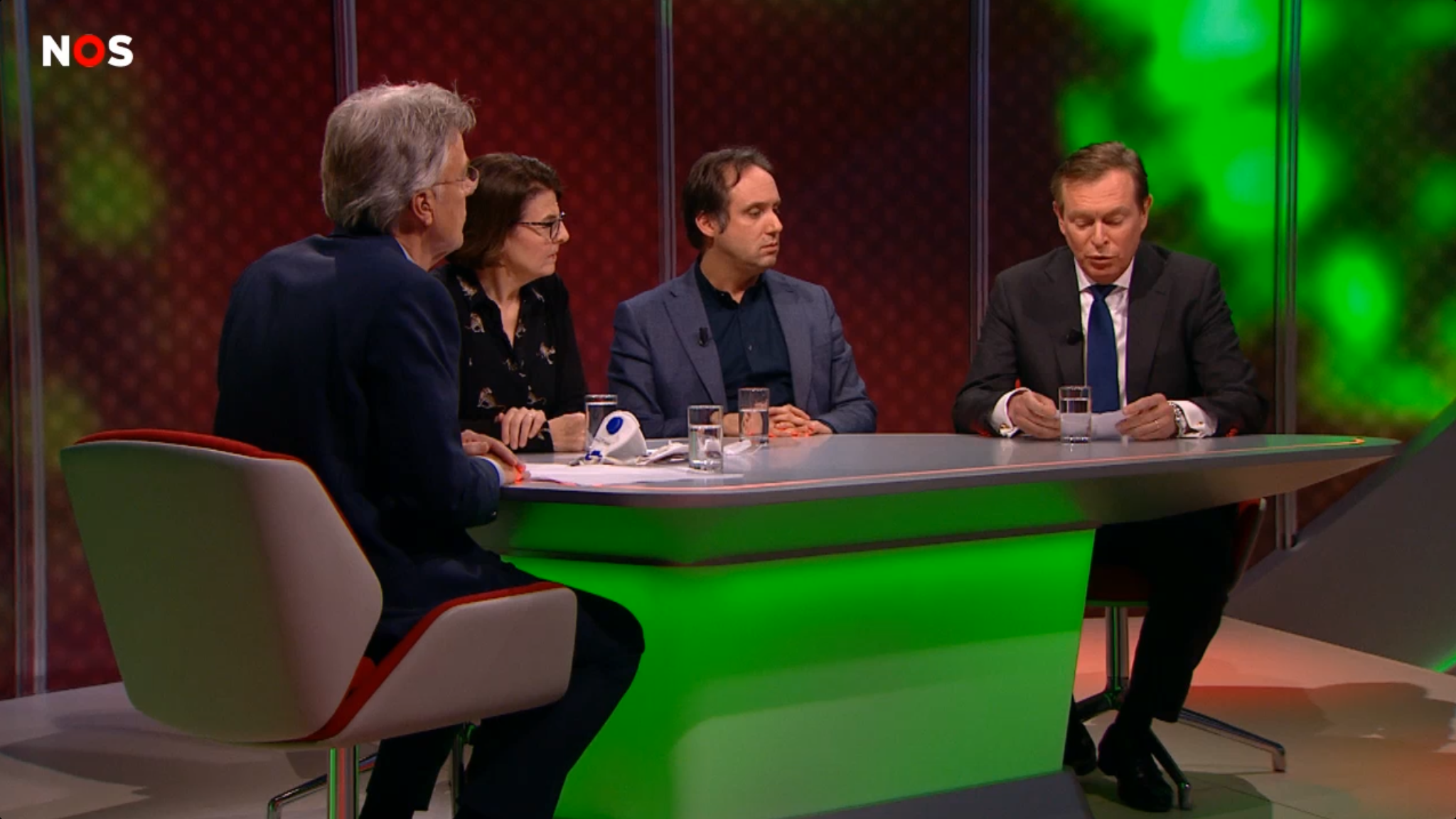briefje-van-bruins-om-eerste-coronapatint-aan-te-kondigen-was-een-act-2023-09-23