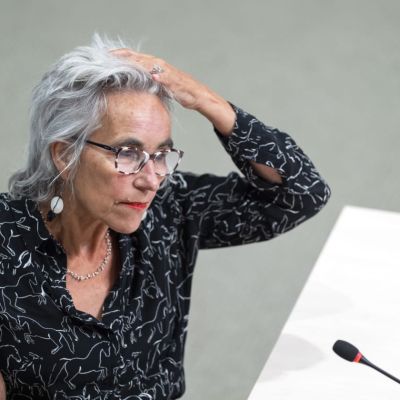 Coronacommissie maakt (nog) geen werk van liegende getuigen
