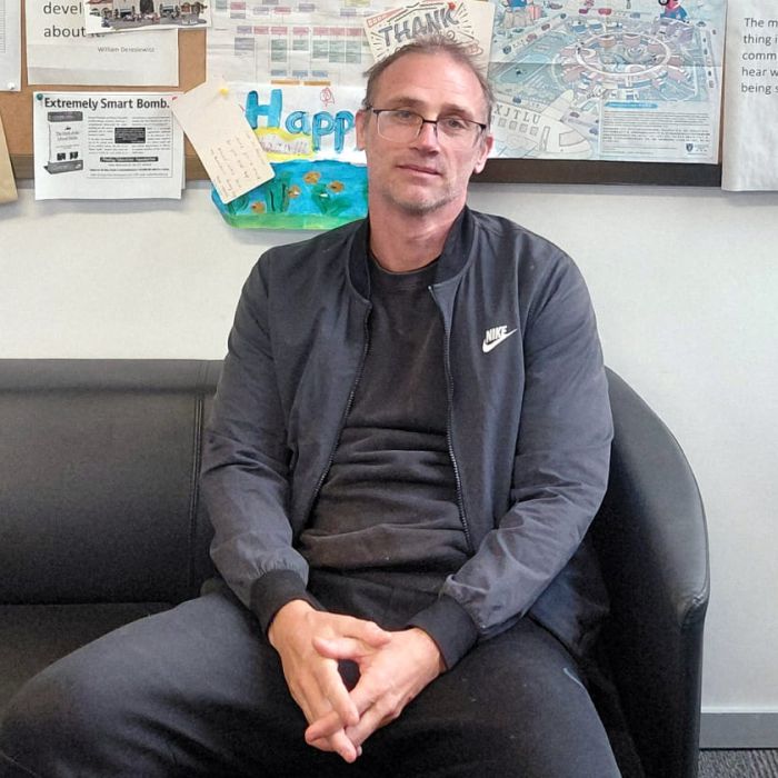 “Journalisten zijn ongeveer zo vrij als soldaten”